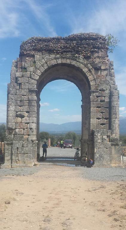 Albergue Turistico Via De La Plata Banos De Montemayor Εξωτερικό φωτογραφία